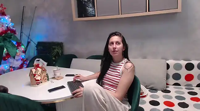 Snapshot of lolyforyou chatting on 12-10-24, 11:32 lolyforyou online show from 12-10-24, 11:32