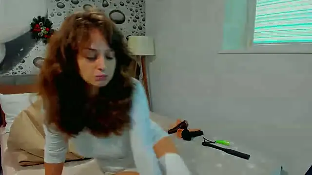 AlmaFancy online show from 12-19-25, 06:49