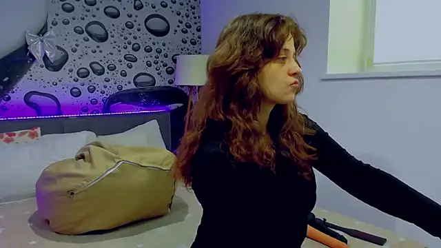 AlmaFancy online show from 04-06-26, 05:30