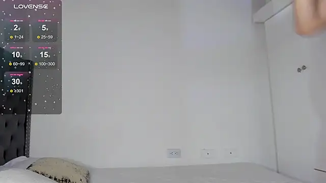 Snapshot of sophia_clark1 chatting on 03-08-25, 10:34 sophia clark1 online show from 03-08-25, 10:34