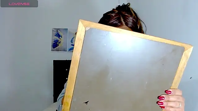 Kylie loveee online show from 10-02-25, 10:57