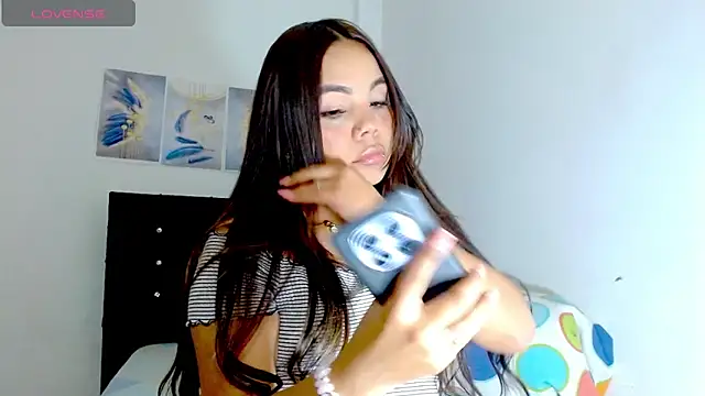 Kylie loveee online show from 10-22-25, 01:38