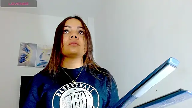 Kylie loveee online show from 10-29-25, 12:26