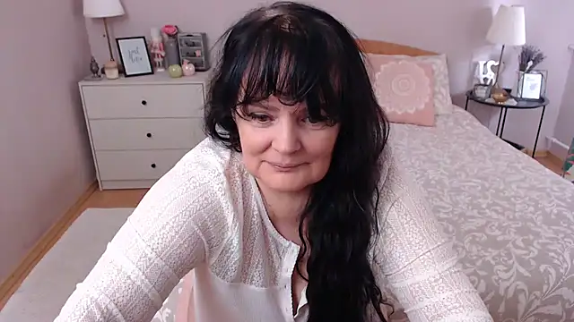 Snapshot of LeveMe2Nightt chatting on 09-30-25, 12:33 LeveMe2Nightt online show from 09-30-25, 12:33