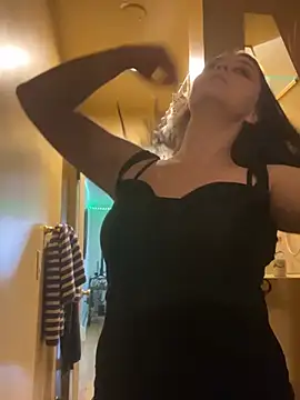 Snapshot of Goddessdanigrey chatting on 12-17-24, 08:54 Goddessdanigrey online show from 12-17-24, 08:54