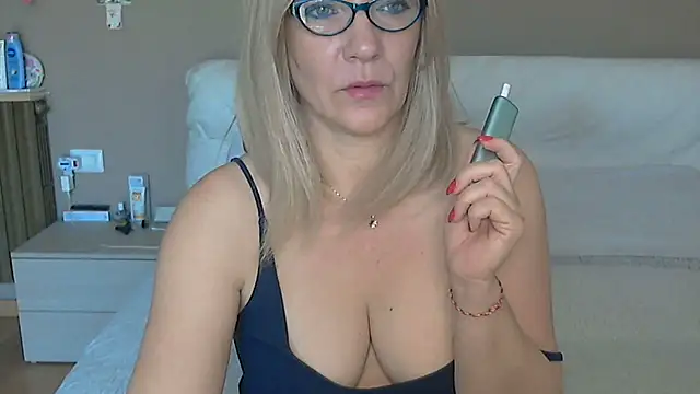 Snapshot of -K-- chatting on 05-20-26, 09:17 -K-- online show from 05-20-26, 09:17