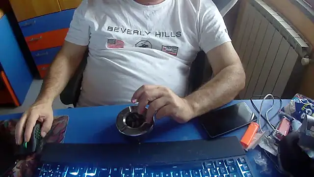 Snapshot of Tango128 chatting on 07-21-26, 06:37 Tango128 online show from 07-21-26, 06:37