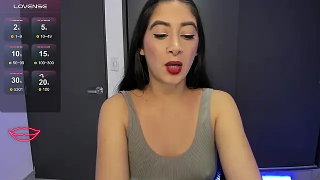 Snapshot of MeganWhite3 chatting on 09-12-25, 04:56 MeganWhite3 online show from 09-12-25, 04:56