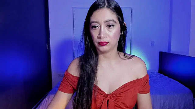 Snapshot of MeganWhite3 chatting on 05-26-26, 03:37 MeganWhite3 online show from 05-26-26, 03:37