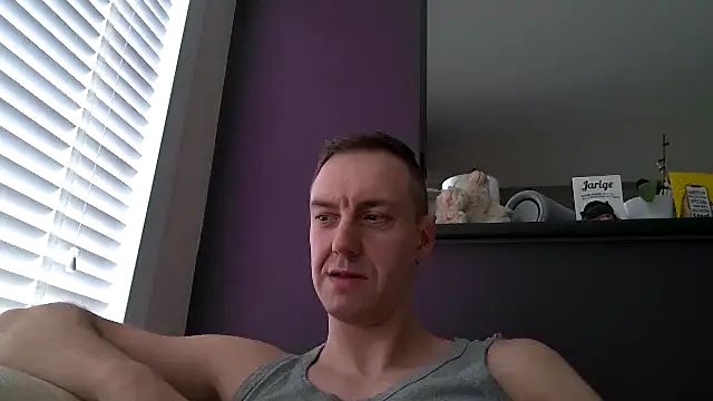 Snapshot of ploki2180 chatting on 03-16-25, 11:27 ploki2180 online show from 03-16-25, 11:27