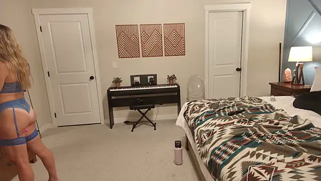 Snapshot of xxyourgirlblair chatting on 09-16-25, 05:08 xxyourgirlblair online show from 09-16-25, 05:08