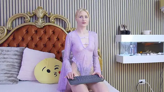 SiennaShapiro online show from 01-17-26, 02:31