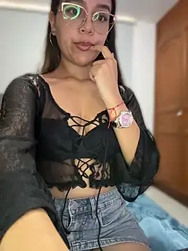 Andrea-Queen online show from 06-17-26, 07:57