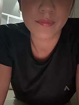 Snapshot of mahia_queen chatting on 04-29-26, 10:30 mahia queen online show from 04-29-26, 10:30