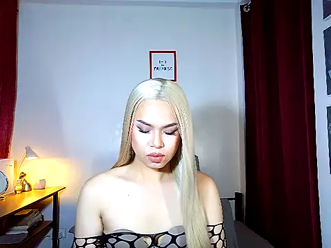 MistressLuna1 online show from 04-30-26, 06:59
