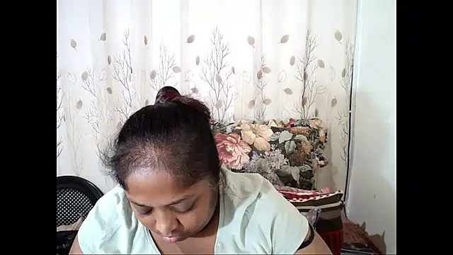 Snapshot of Indiantasha chatting on 02-16-26, 04:27 Indiantasha online show from 02-16-26, 04:27