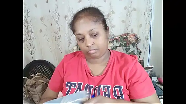 Snapshot of Indiantasha chatting on 05-14-26, 03:53 Indiantasha online show from 05-14-26, 03:53