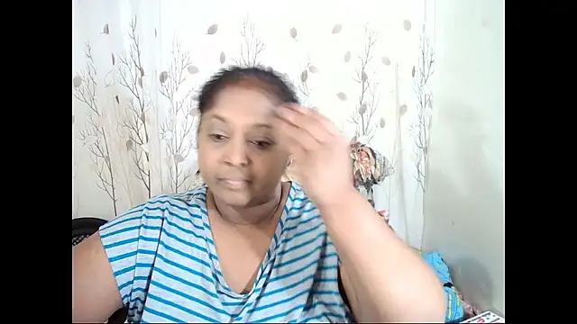 Snapshot of Indiantasha chatting on 02-21-26, 06:32 Indiantasha online show from 02-21-26, 06:32