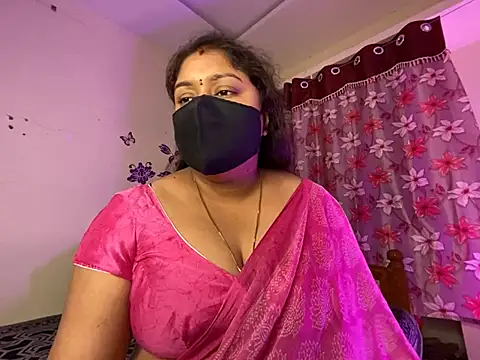 Snapshot of Love_4Sex chatting on 05-17-26, 02:00 Love 4Sex online show from 05-17-26, 02:00