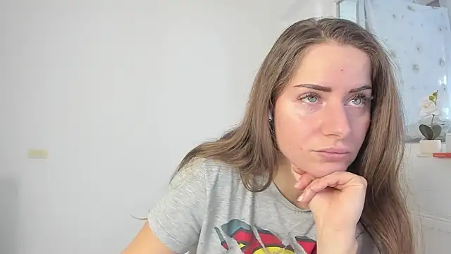 Snapshot of DiamondKay chatting on 02-02-26, 07:18 DiamondKay online show from 02-02-26, 07:18