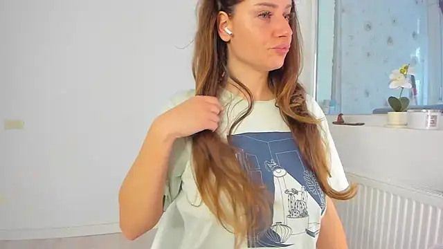 Snapshot of DiamondKay chatting on 02-24-26, 06:25 DiamondKay online show from 02-24-26, 06:25