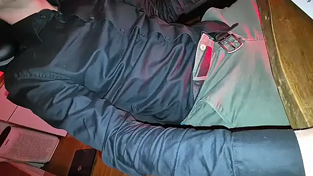 -luckybong- online show from 01-13-25, 05:02