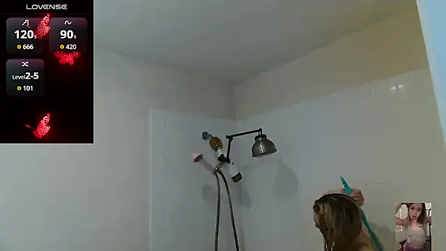 Snapshot of Blondiewithanass chatting on 07-11-26, 12:00 Blondiewithanass online show from 07-11-26, 12:00