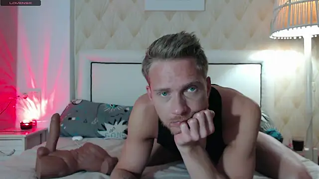 JessicaSteve online show from 11-12-25, 04:33