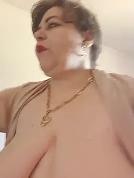 Snapshot of cindybbwsquirt chatting on 06-03-26, 04:46 cindybbwsquirt online show from 06-03-26, 04:46