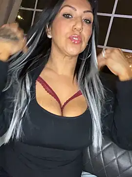 Snapshot of LittleMissEeve chatting on 02-18-26, 01:36 LittleMissEeve online show from 02-18-26, 01:36