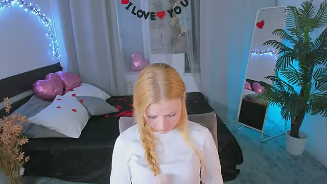 Laly Peach online show from 02-17-25, 07:23