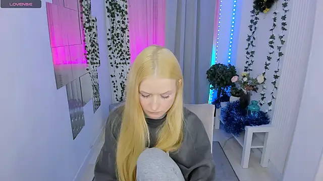 Laly Peach online show from 01-07-26, 04:23