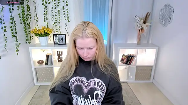 Laly Peach online show from 03-21-26, 06:58