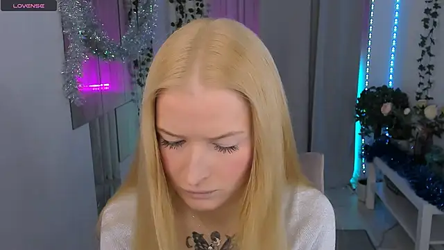 Laly Peach online show from 12-21-25, 04:30