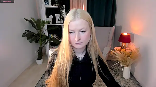 Laly Peach online show from 03-28-26, 04:41