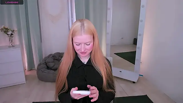 Laly Peach online show from 03-29-26, 11:56