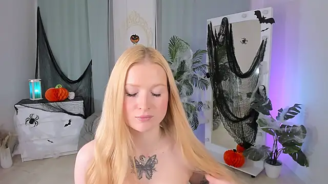 Laly Peach online show from 10-27-25, 04:30