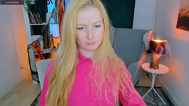 Laly Peach online show from 10-25-25, 12:39