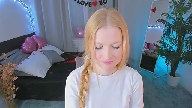 Laly Peach online show from 02-17-25, 04:17