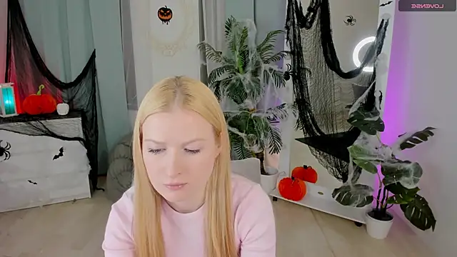 Laly Peach online show from 10-20-25, 03:56