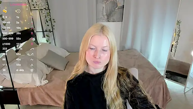 Snapshot of Laly_Peach chatting on 06-14-26, 06:58 Laly Peach online show from 06-14-26, 06:58