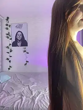 Snapshot of Niky_Love chatting on 10-27-25, 04:24 Niky Love online show from 10-27-25, 04:24