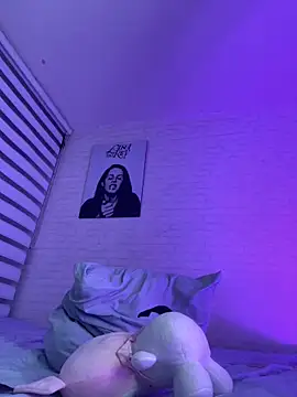 Snapshot of Niky_Love chatting on 12-09-24, 08:00 Niky Love online show from 12-09-24, 08:00