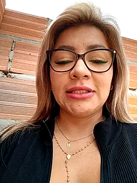 Snapshot of DIANITA_1988 chatting on 02-24-25, 02:15 DIANITA 1988 online show from 02-24-25, 02:15