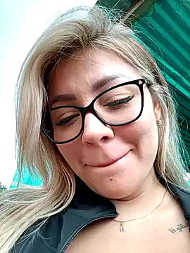 Snapshot of DIANITA_1988 chatting on 02-10-25, 04:47 DIANITA 1988 online show from 02-10-25, 04:47