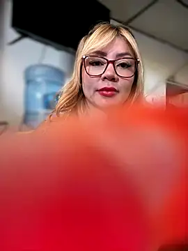 Snapshot of DIANITA_1988 chatting on 10-16-25, 03:09 DIANITA 1988 online show from 10-16-25, 03:09