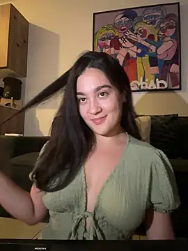Snapshot of Nina_lovi chatting on 05-29-26, 01:00 Nina lovi online show from 05-29-26, 01:00