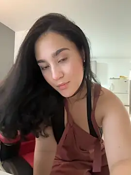 Nina lovi online show from 10-30-25, 09:44