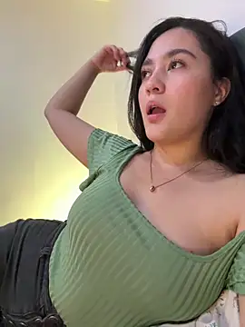 Snapshot of Nina_lovi chatting on 01-28-25, 03:15 Nina lovi online show from 01-28-25, 03:15