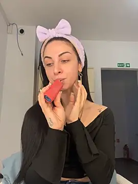 Snapshot of MeganHopeX chatting on 02-01-25, 08:08 MeganHopeX online show from 02-01-25, 08:08